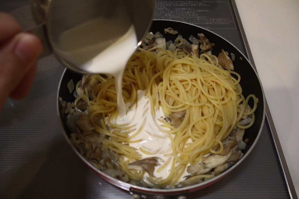 生クリームを追加