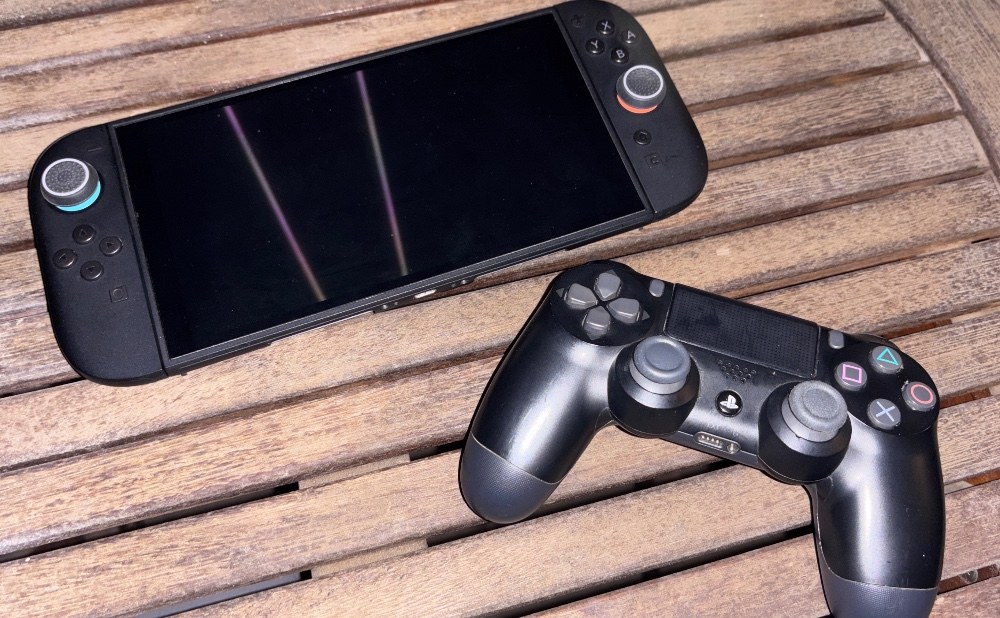 Switch2とDualShok4(掃除後)
