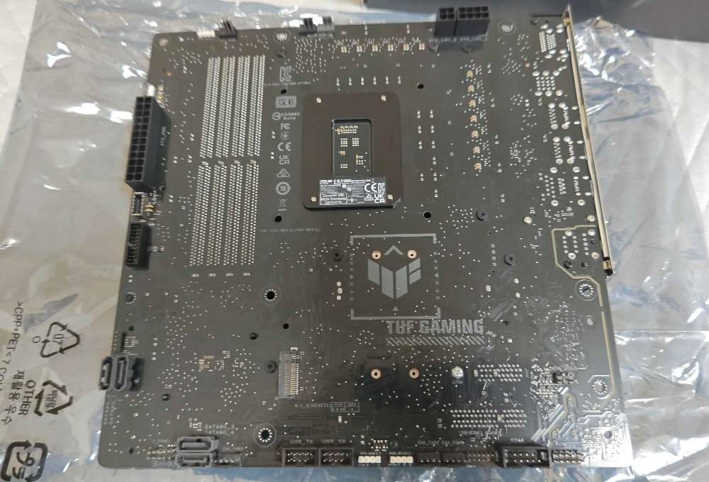 マザーボード裏側