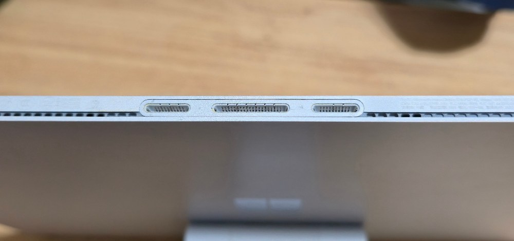 Surface Connect、キーボード接点