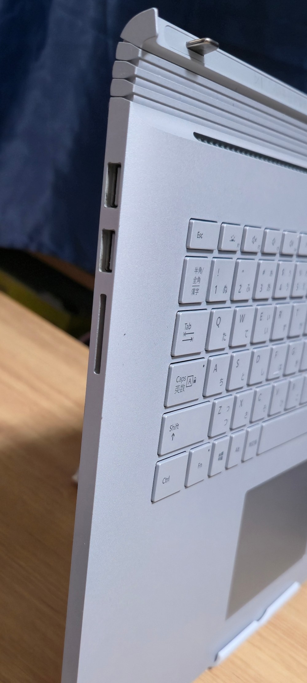 USB -A×2、SDカードスロット