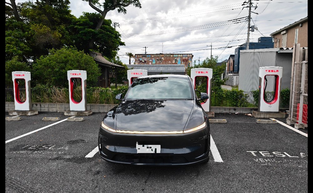 Model Y　ステルスグレー