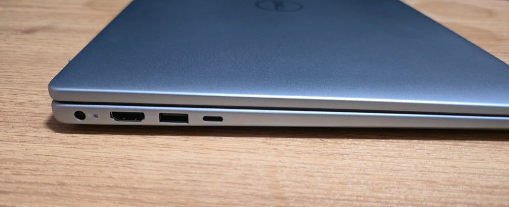 ACアダプター、HDMI、USB-A、Type-C