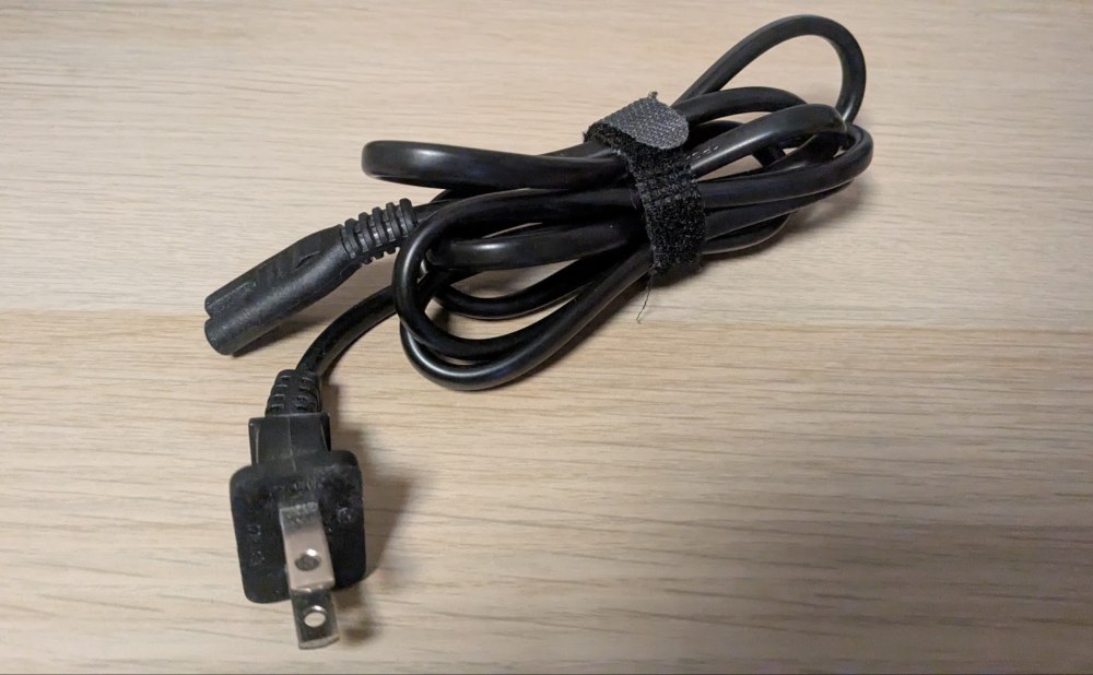 商品付属の電源ケーブル