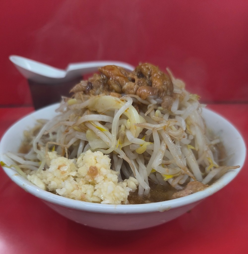 小ラーメン、麺半分