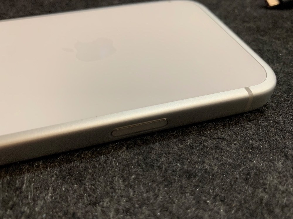 iPhone16シリーズより搭載されたカメラコントロールボタン