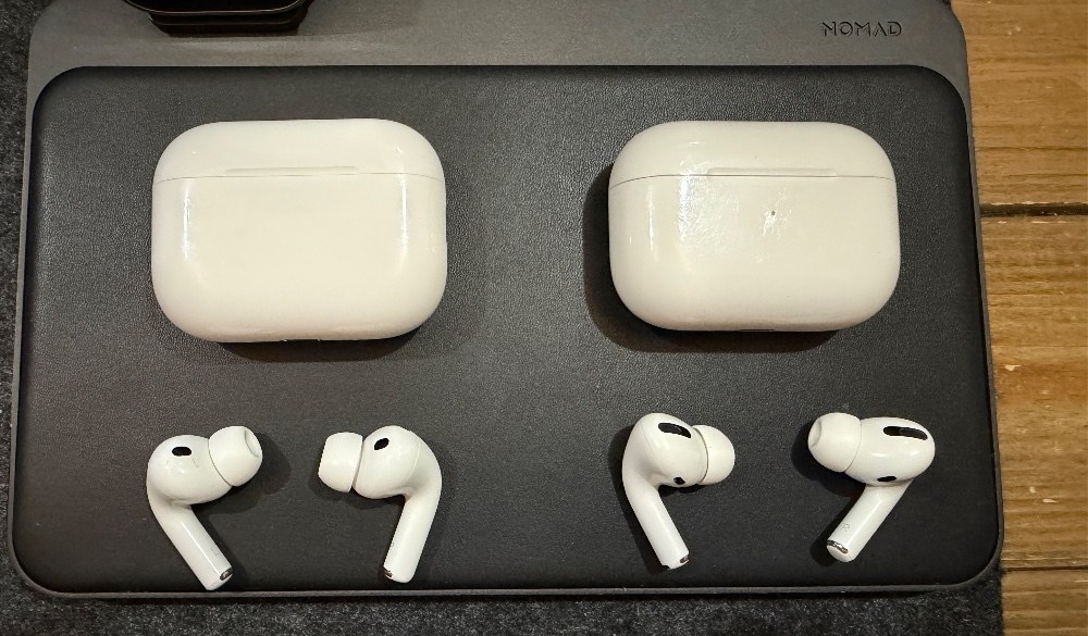左：AirPods Pro３ 右：AirPods Pro初代