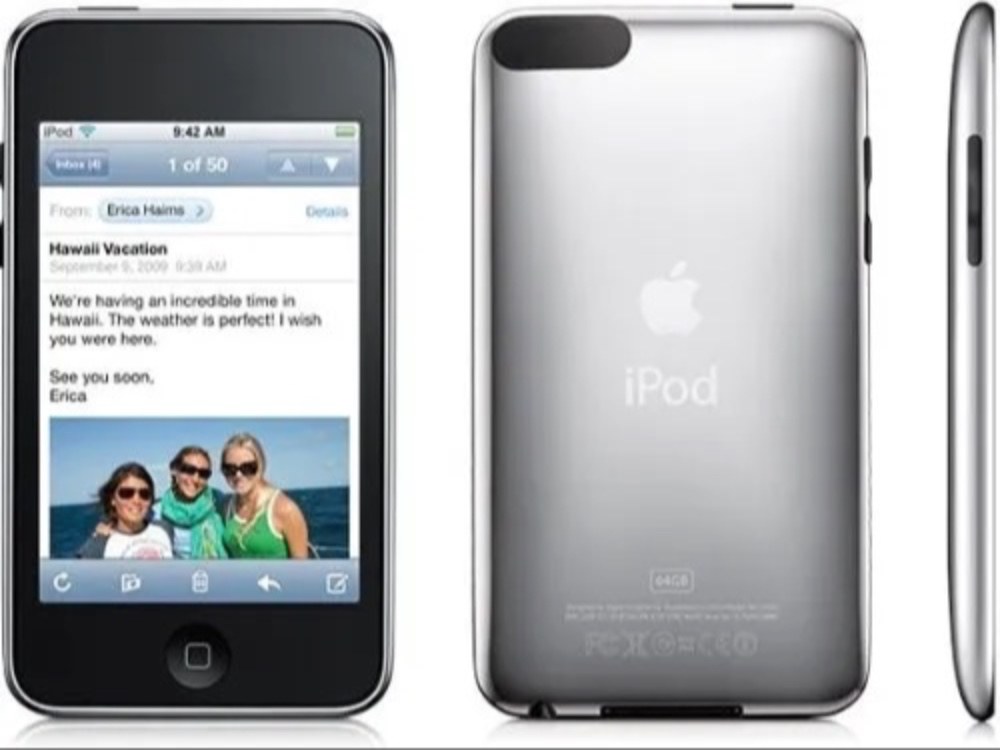 iPod Touch 第３世代はカメラ部分に黒い何かが・・。アンテナか？