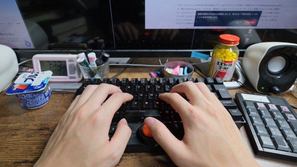 キーボードのホームポジションから手を離すことなくカーソル操作およびクリック操作が可能です