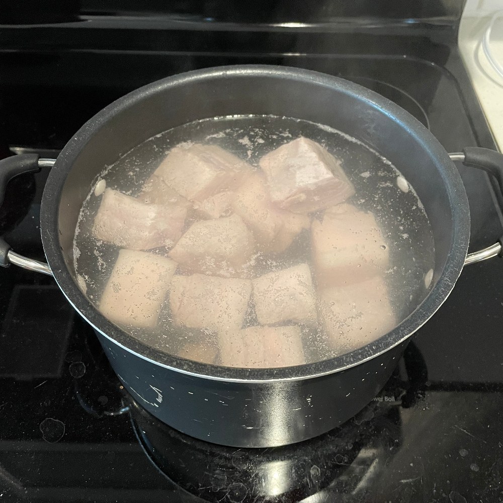 下茹で中。電気だとちょっとパワーが弱い