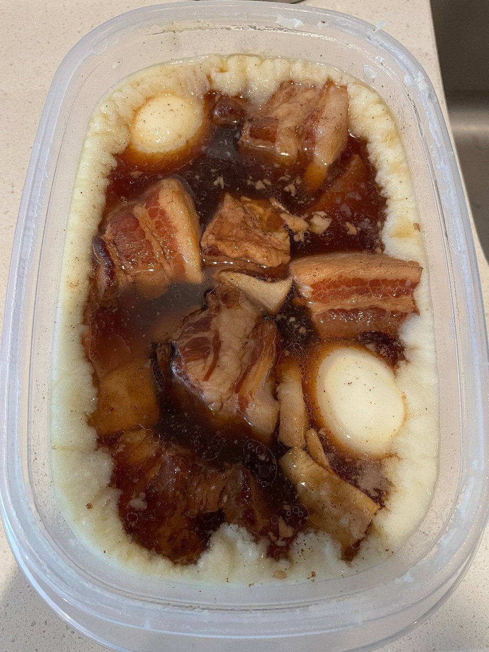 白く固まった脂を取り除く
