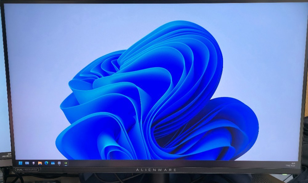 購入当時DELL公式75000円、現在公式サイトでは販売終了している