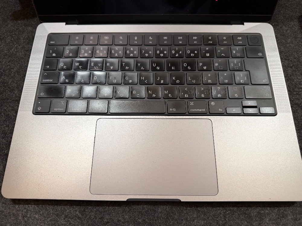 キーボードてかてか・・