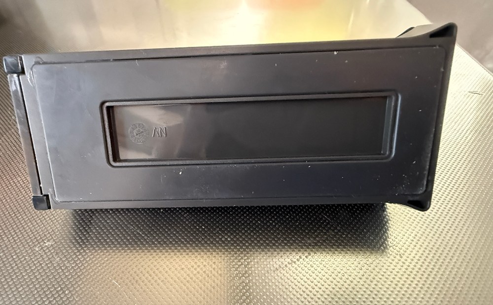 本体裏には滑り止めのゴム