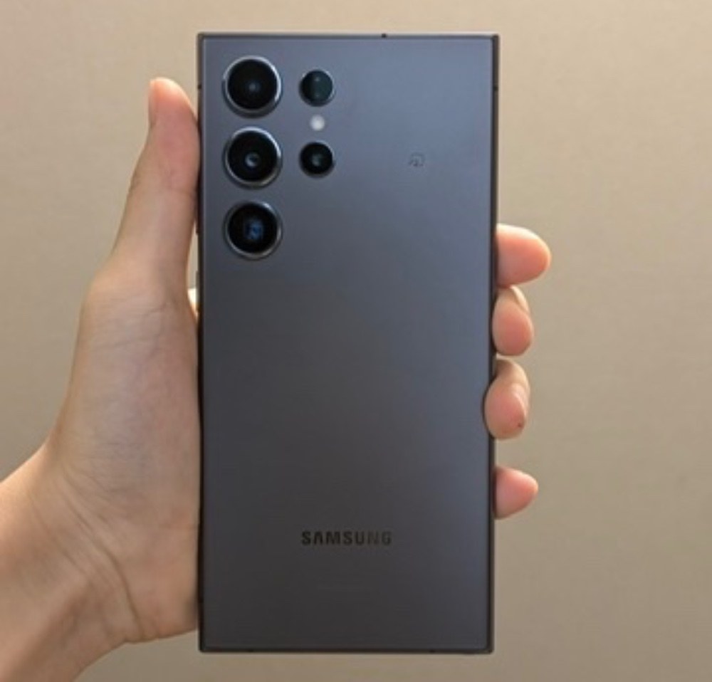 メルカリで13万円くらいで購入