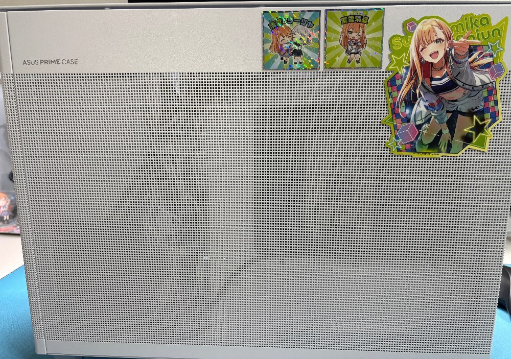 キモオタなので好きなキャラクターのステッカー貼ってます