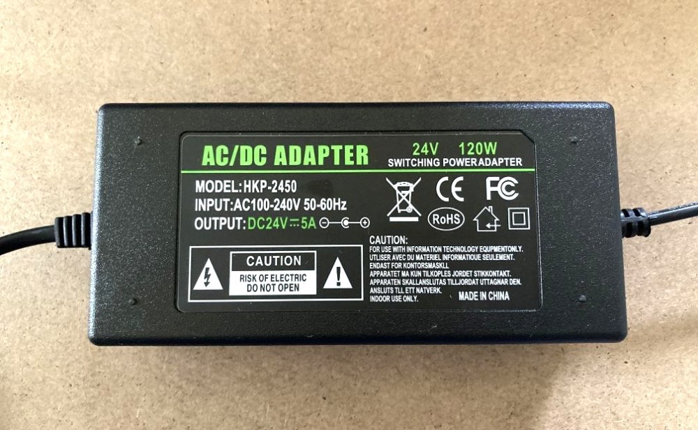 ACアダプタ
