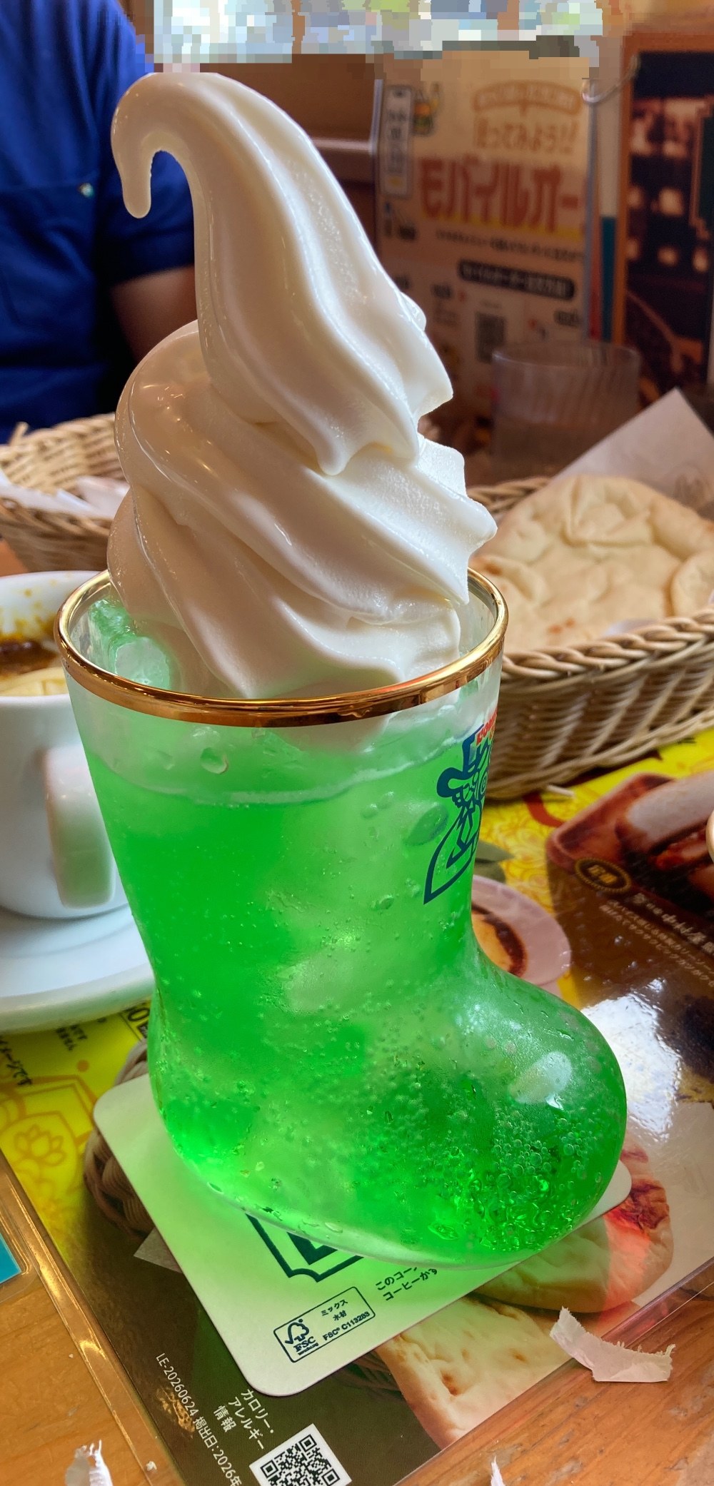 後ろのお腹気にしてるちっちの事は気にしないでね☆