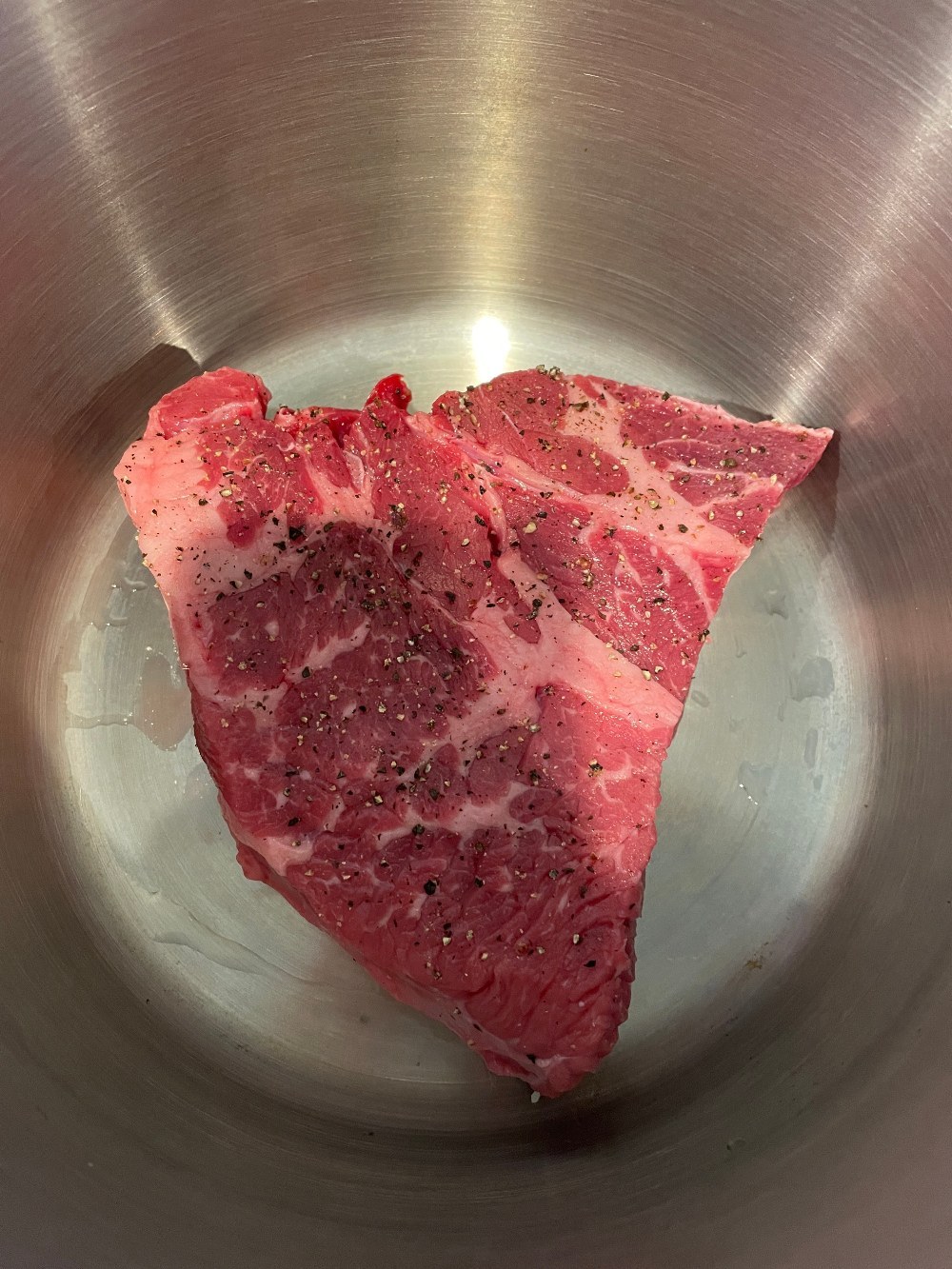 鍋に半分の肉しか入らない