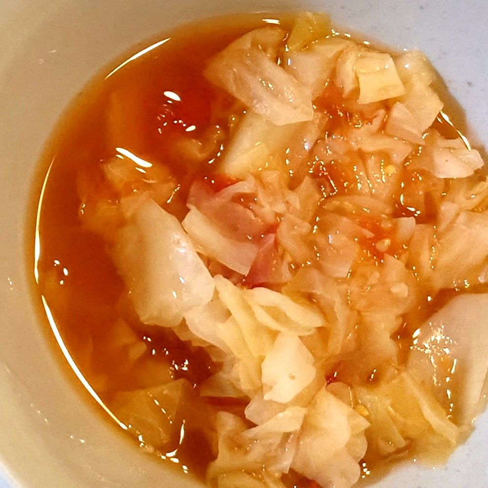 キャベツとミニトマトの欧風スープ