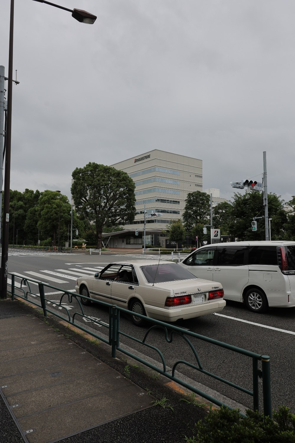 ブリヂストン前