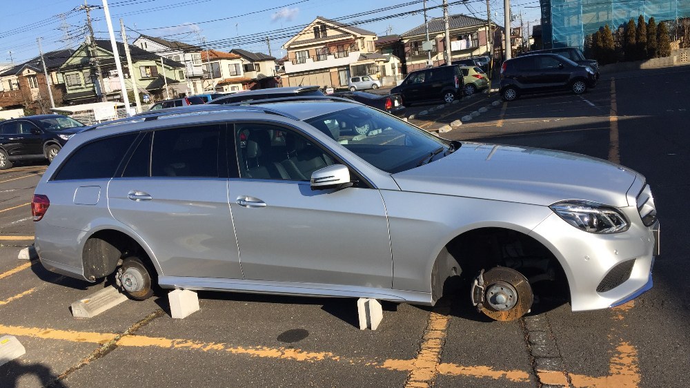 タイヤが無いんだけど?!
