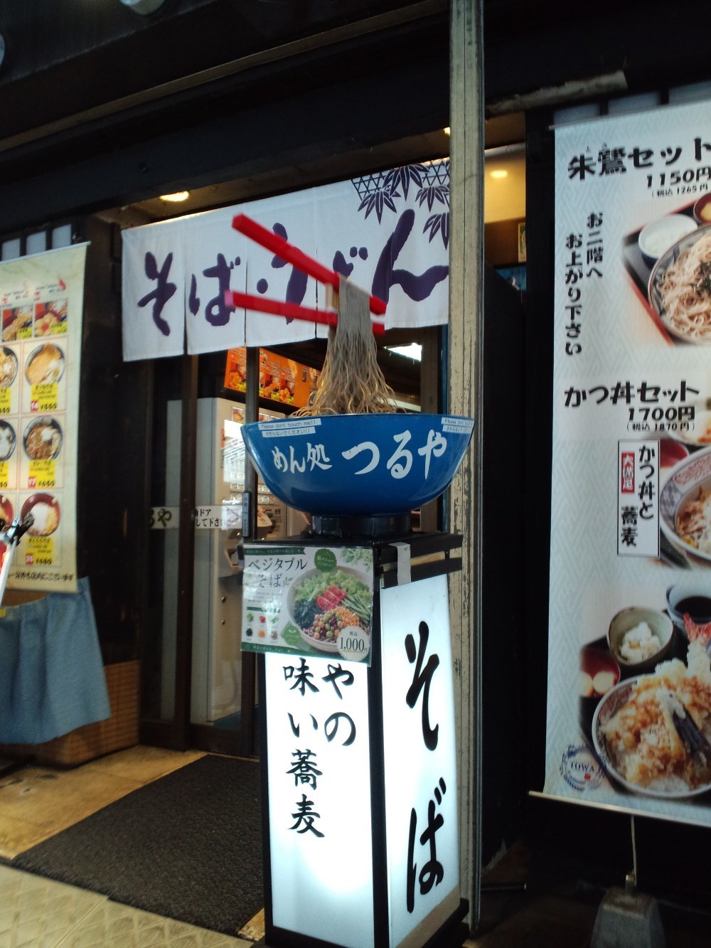 暗所になると周辺部分の解像感が低下する?