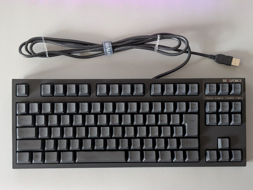 東プレ(REALFORCE)とPFU(HHKB)が共同開発したモデル。