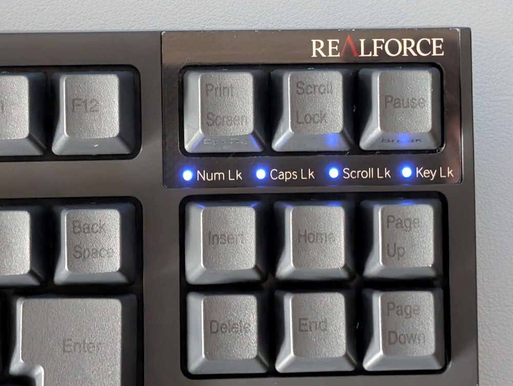 インジケーターLEDの点灯も確認。NumLkはwindowsのスクリーンキーボードで設定できます。Key Lkは先ほどのREALFORCE CONNECTで設定します。