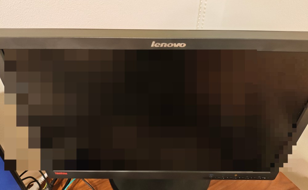 実際に届いたモニター