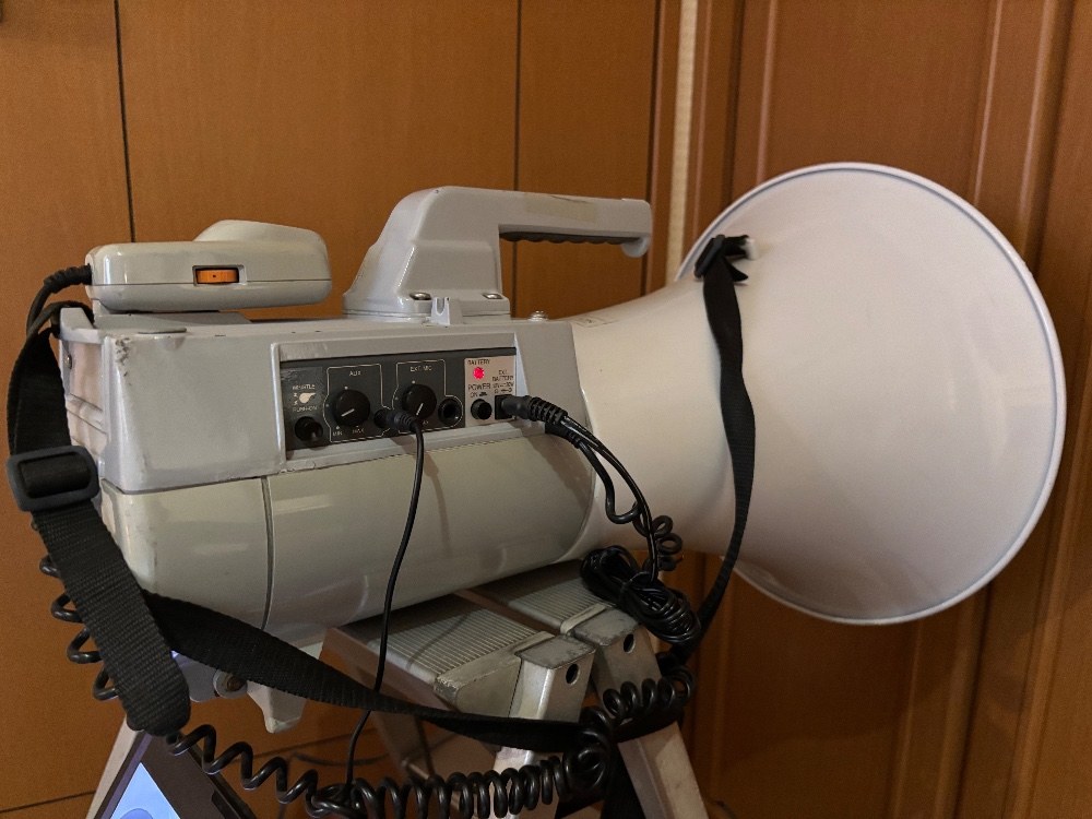 地味にAUXと外部マイク入力がある