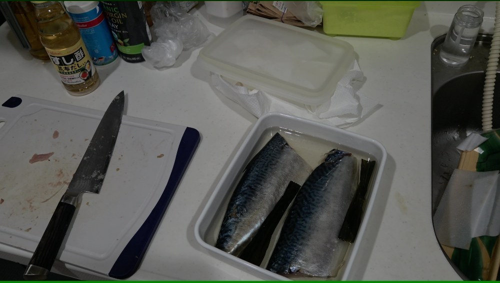 申し訳程度にぶちこまれた昆布....