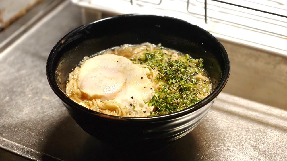 ゴマ、青海苔、ブラックペッパー、卵