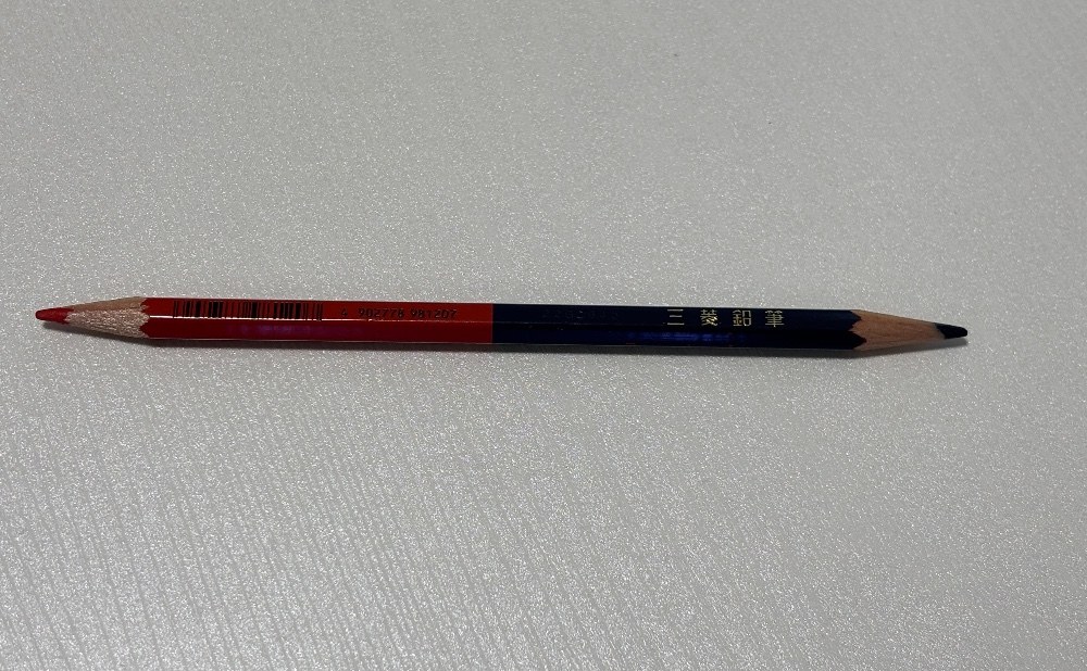 懐かしい。私が通って小学校では、5年まではボールペン使えないルールでした