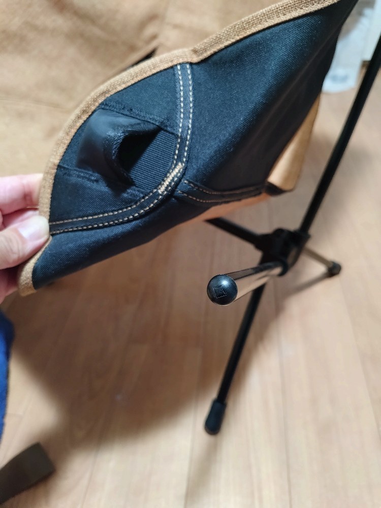 脚側 張力が働くので少し力を入れる必要あり