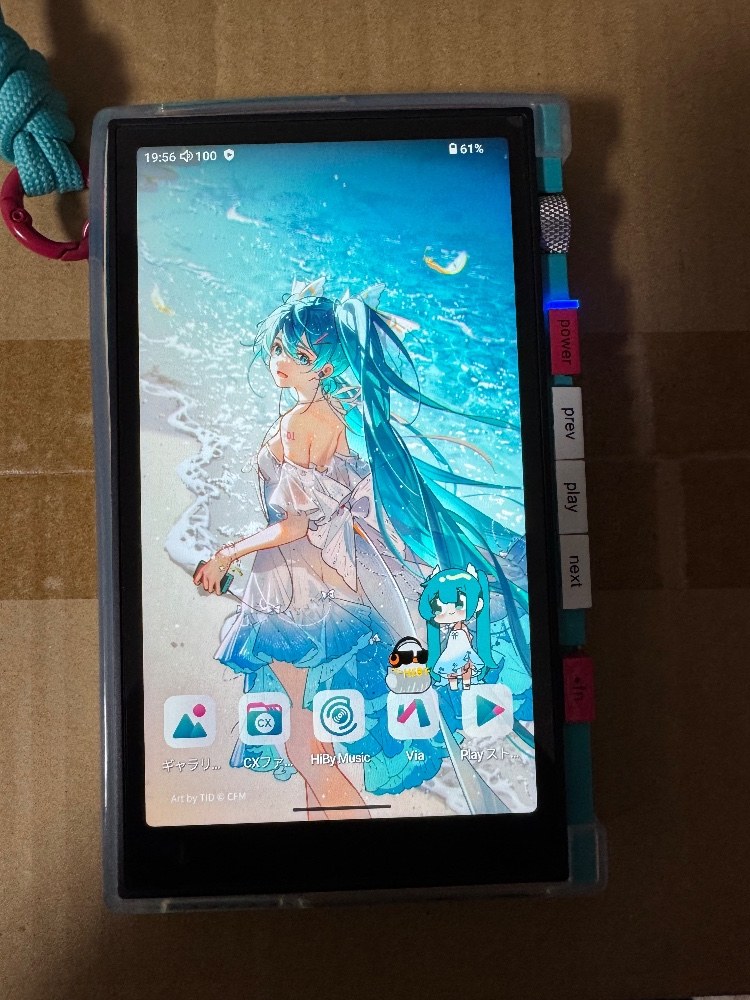 壁紙はおろかUIまでガッツリカスタムされている