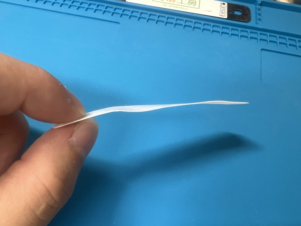 折れ曲がった1号。開発に失敗は付き物だぜ。
