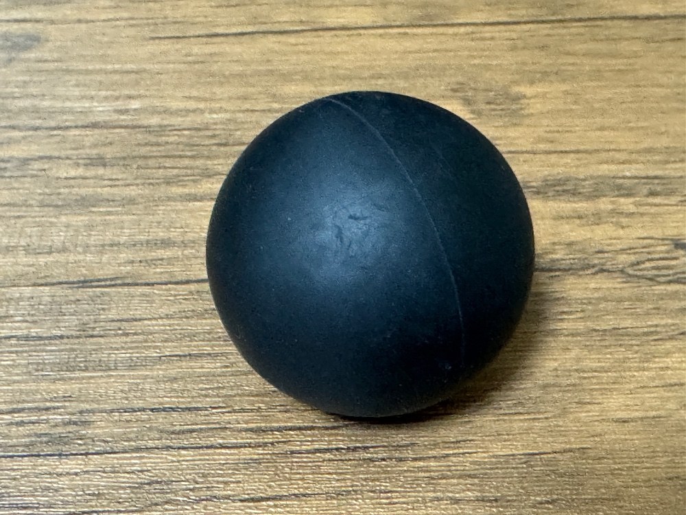 合体させてボールになります。