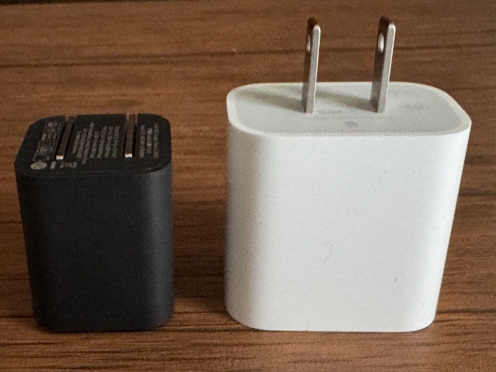 Apple純正大きすぎ