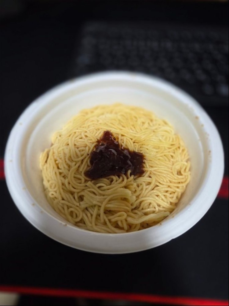 さらに付属のチーズも投入しています。