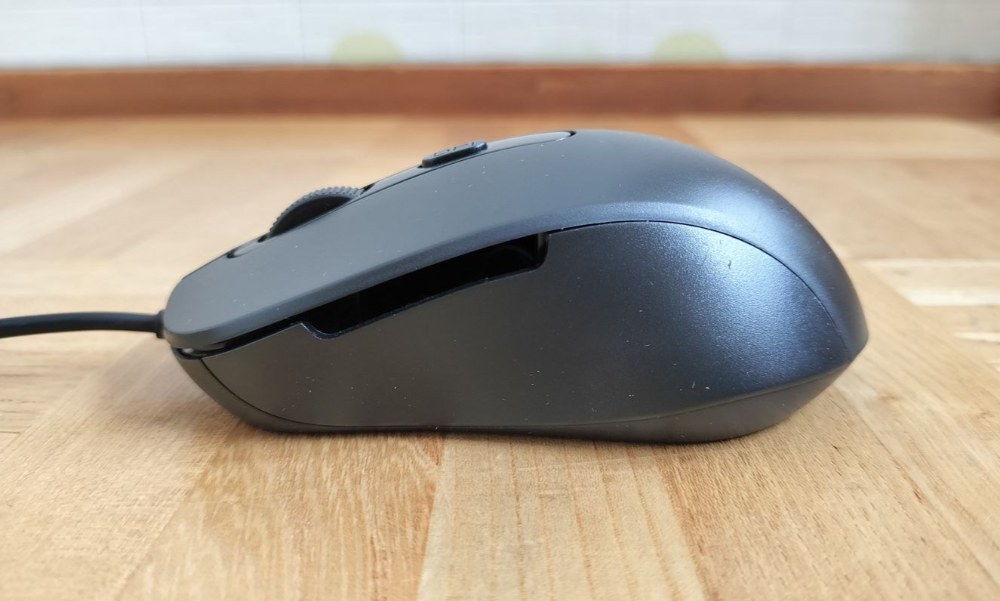 誤操作しないように外してしまったサイドボタン。