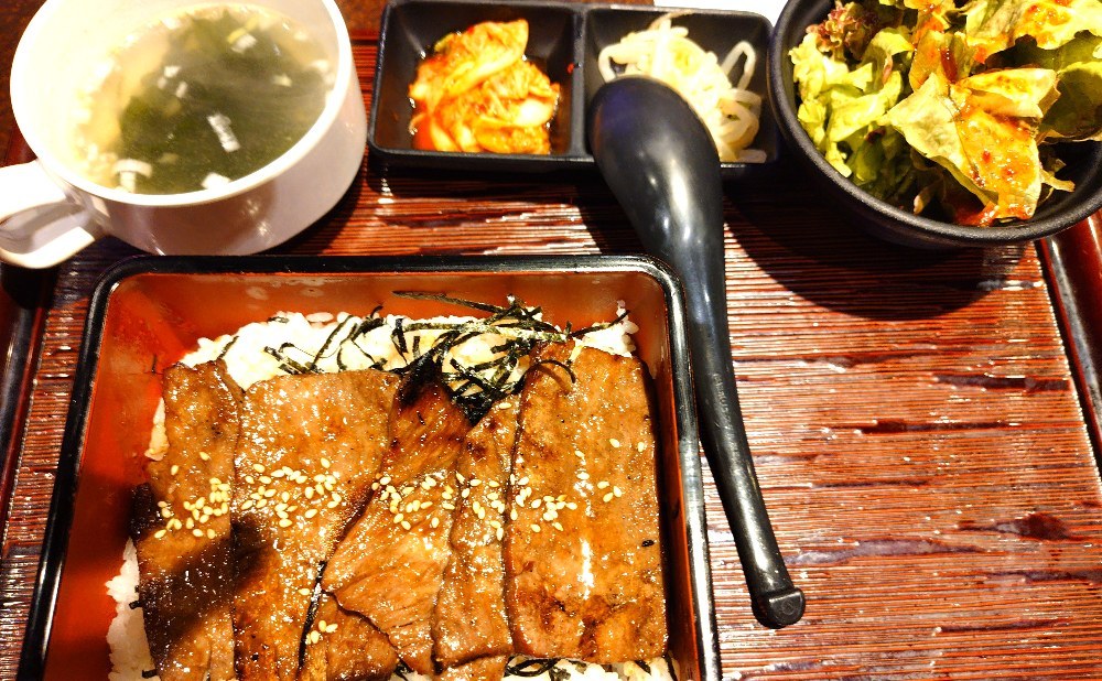 和牛ウチハラミ重御膳（ごはん並盛）