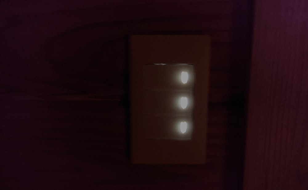 交換後：暗闇で光るホタルスイッチ