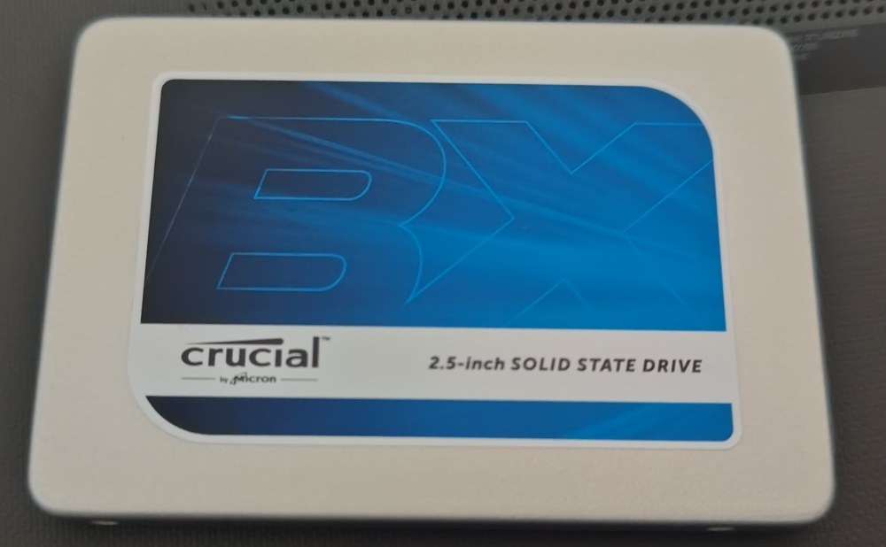 中古のCrucial製480GB SATA SSD