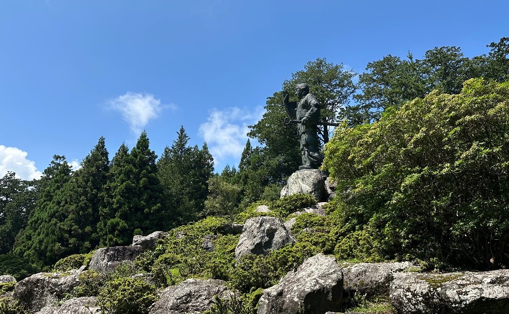 日本武尊の像