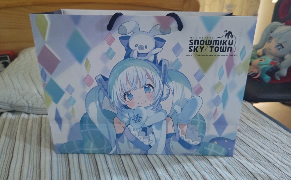 雪ミクバッグ表?面