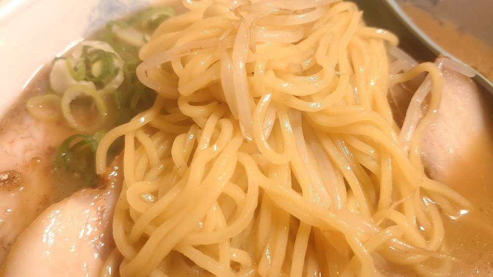 黄色いあの麺です
