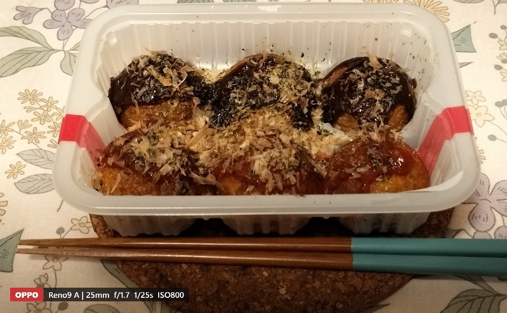 皿を使わず直でタレかとかける!