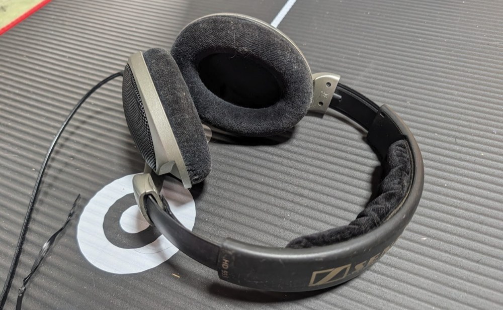 SENNHEISER HD555