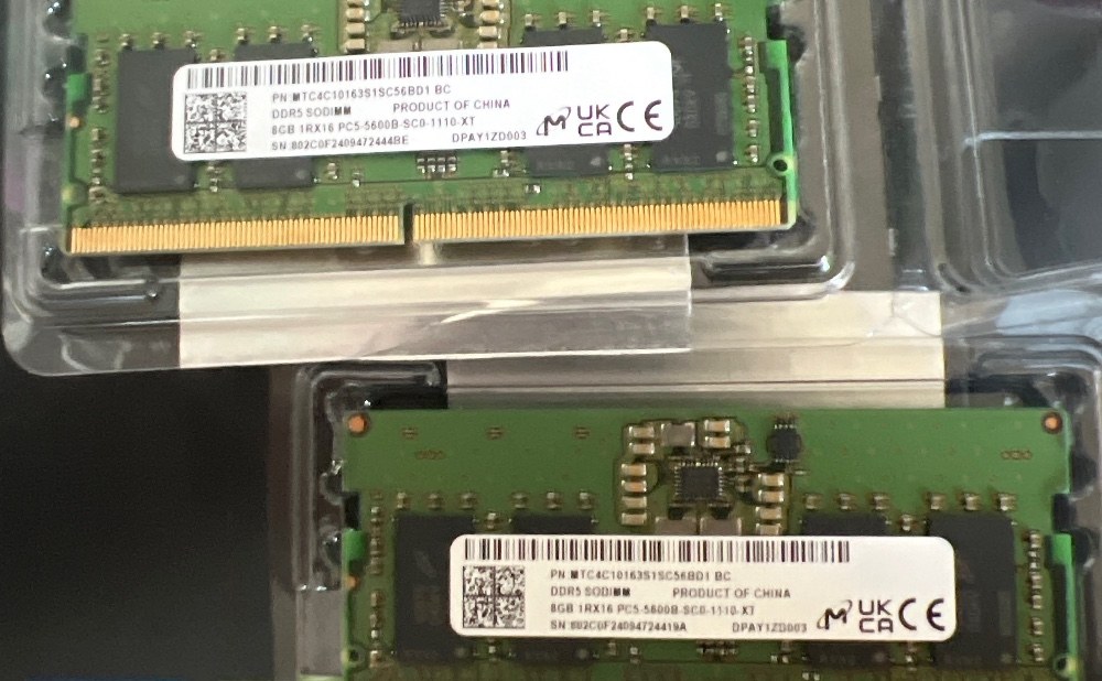 なんだお前。DDR5のlaptop用ではあるが。